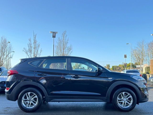 Image for 2017 Hyundai Tucson 1.7 S BLD 116PS 5DR *LOW KMS*