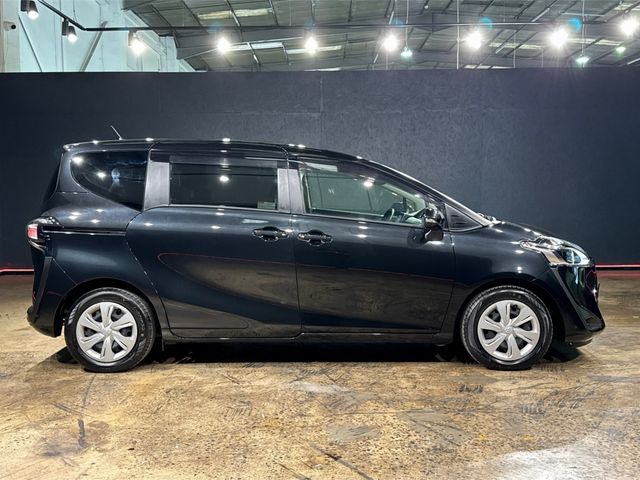 Image for 2021 Toyota Sienta 1.5 HYBRID 7 SEATER - PUSH BUTTON START/STOP - CRUISE CONTROL - REAR CAMERA