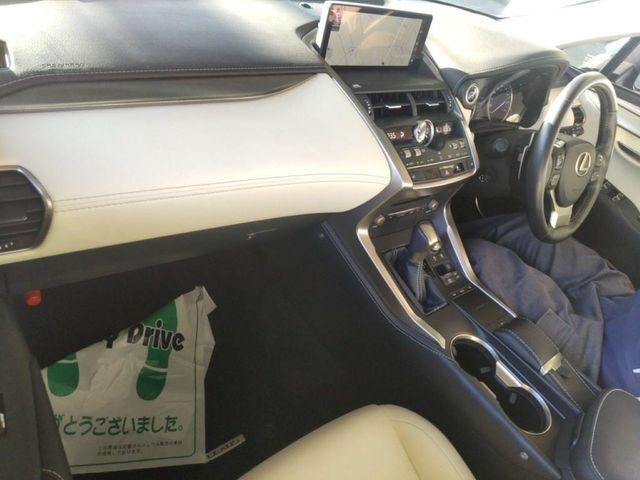 Image for 2018 Lexus NX 300H I PACKAGE - 2.5 HYBRID AUTOMATIC SUV - FULL WHITE LEATHER - FACTORY ALLOYS - REAR CAMERA
