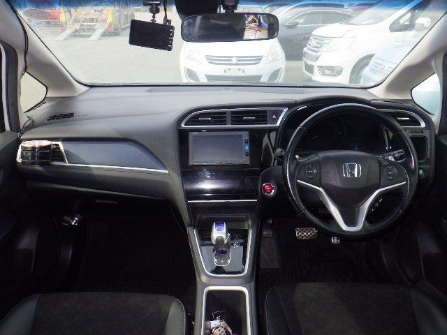Image for 2016 Honda Shuttle 1.5 Petrol Hybrid Auto