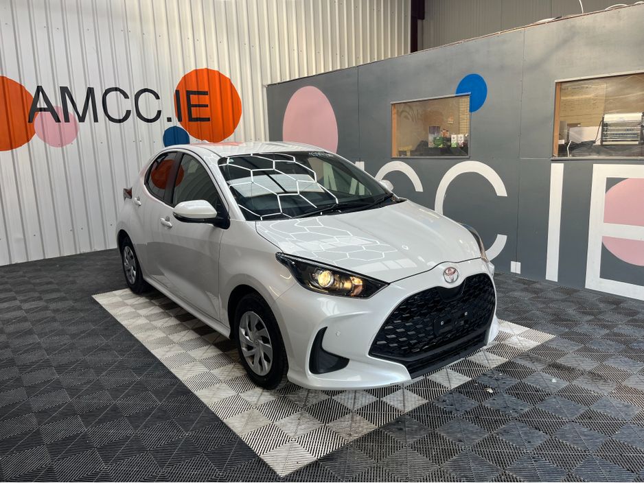 Image for 2024 Toyota Yaris ONLY €19950! YARIS AUTOMATIC 1.0 PETROL / 6k KMs / REVERSE CAMERA & MORE