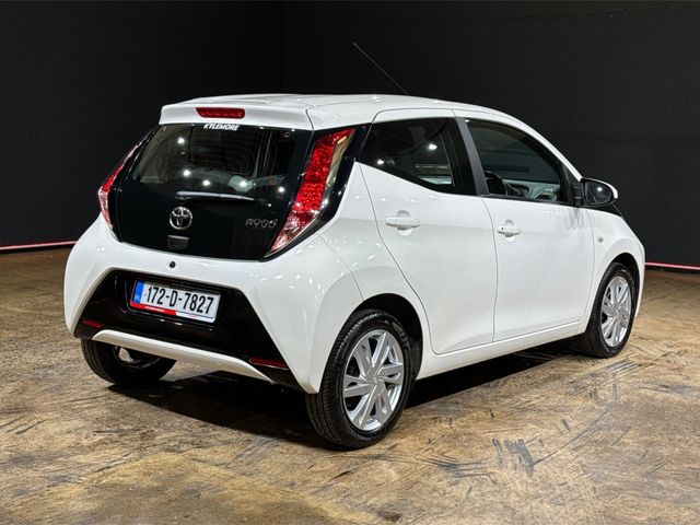 Image for 2017 Toyota Aygo 1.0 MANUAL "X-play+" - REVERSE CAMERA - AIR CONDITIONING