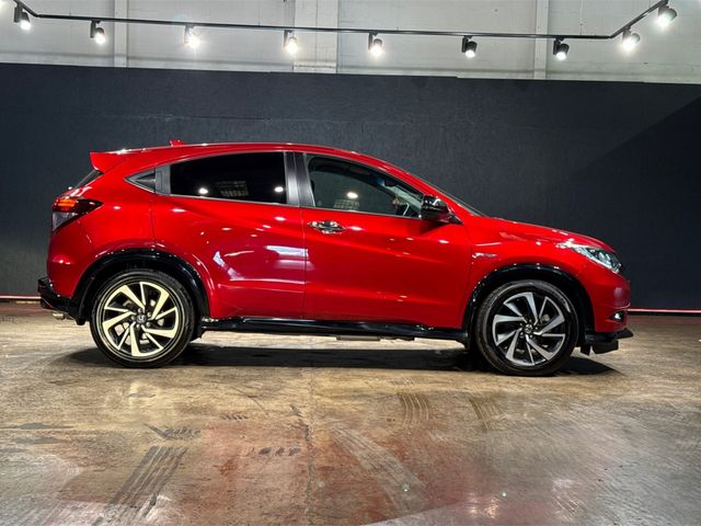 Image for 2017 Honda Vezel RS EDITION - 1.5 HYBRID - AUTOMATIC - MULTI FUNCTION STEERING WHEEL - CRUISE CONTROL - LANE KEEP ASSIST - HEATED SEATS - HEATING / AC CONTROLS - REVERSE CAMERA 