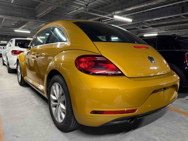 Image for 2018 Volkswagen Beetle DESIGN EDITION - PUSH START/STOP BUTTON - REVERSE CAMERA - CRUISE CONTROL - FACTORY ALLOYS - COLOUR CODED INTERIOR