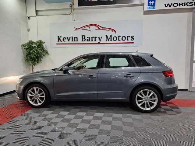 Image for 2016 Audi A3 1.6TDi SPORTBACK SE 110BHP 6 SPEED MANUAL **ORIGINAL IRISH CAR / 17" ALLOY WHEELS / AIR CONDITIONING / CRUISE CONTROL / HALF LEATHER INTERIOR / KMH SPEEDOMETER / REAR PARKING SENSORS**