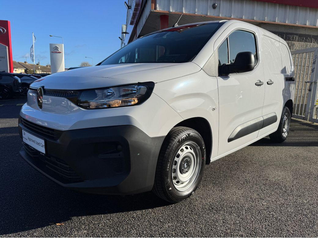 Image for 2025 Citroen Berlingo LX PLUS BLUEHDI 100 MWB 650KG
