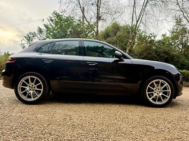Image for 2015 Porsche Macan 2.0 PETROL 4 WHEEL DRIVE