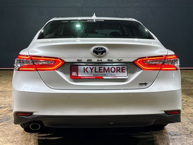 Image for 2020 Toyota Camry LUXURY SALOON - PETROL HYBRID - CRUISE CONTROL - REVERSE CAMERA