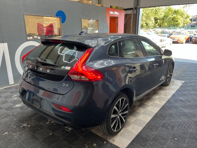 Image for 2017 Volvo V40 2017 VOLVO V40 D4 2.0 AUTOMATIC / CRUISE CONTROL / PARKING CAMERA / ELECTRIC MEMORY & HEATED SEATS / PADDLE SHIFTERS AND MORE