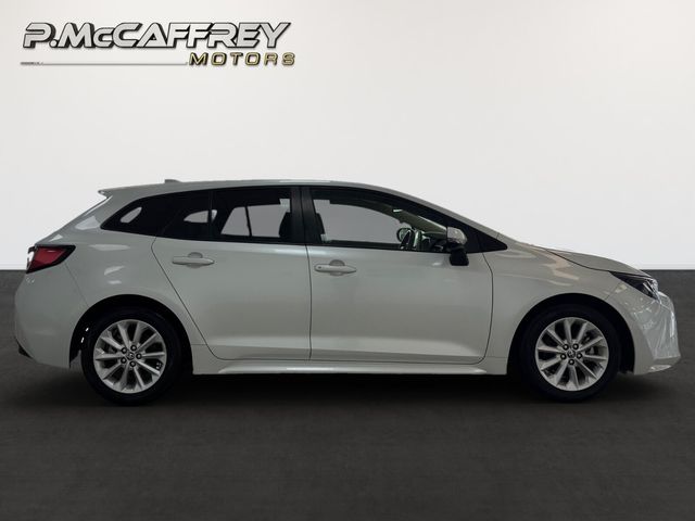 Image for 2022 Toyota Corolla 1.8 Hybrid Luna