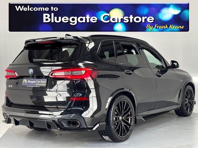 Image for 2022 BMW X5 XDRIVE45E M SPORT**PERFORMANCE KIT**NEW 22"ALLOYS**BROWN LEATHER INTERIOR**REVERSE CAMERA**PARKING SENSORS**DUAL CLIMATE CONTROL**APPLE CARPLAY**FINANCE AVAILABLE**