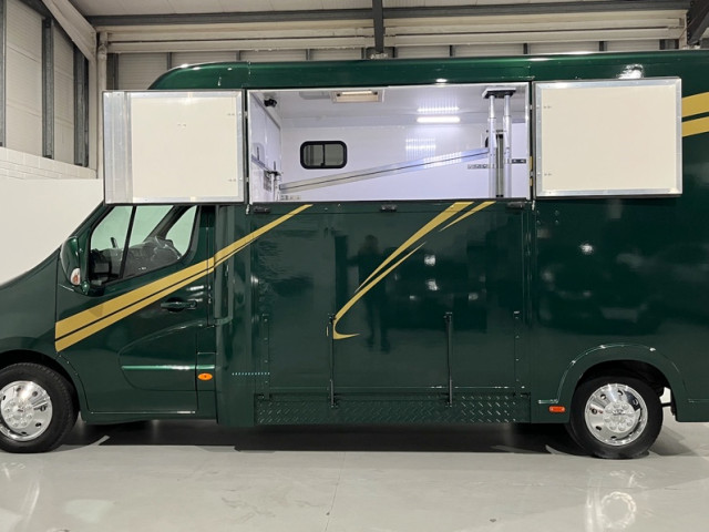 Image for 2016 Renault Master Stallion Box