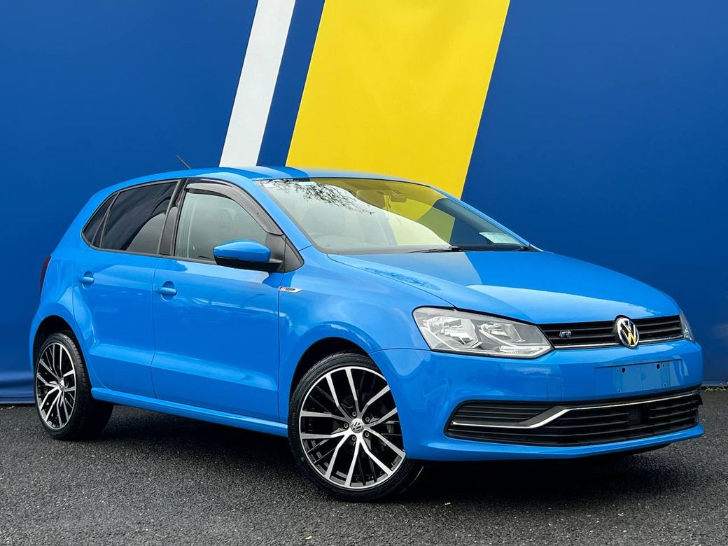 Image for 2015 Volkswagen Polo R-LINE PACK 1.2 TSI // NEW 17" DIAMOND CUT ALLOYS // COMFORTLINE // DIGITAL CLIMATE CONTROL // BLUETOOTH MUSIC 