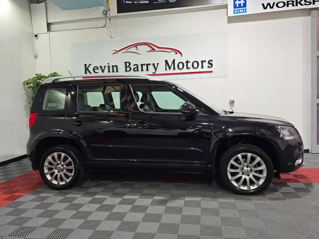 Image for 2015 Skoda Yeti 2.0TDi ELEGANCE (4X4) 140BHP 6 SPEED MANUAL **ORIGINAL IRISH CAR / LOW MILEAGE / ALLOY WHEELS / AIR CONDITIONING / BLUETOOTH / CRUISE CONTROL / FULL BLACK LEATHER / REAR PARKING ASSIST**