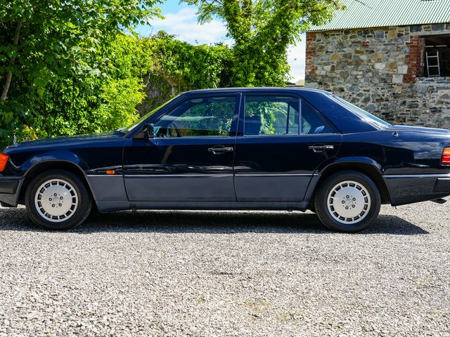 Image for 1991 Mercedes-Benz E 300 3.0 Petrol Automatic