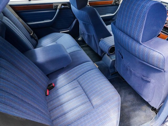 Image for 1991 Mercedes-Benz E 300 3.0 Petrol Automatic