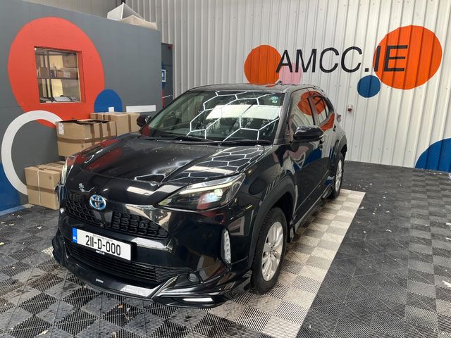 Image for 2021 Toyota Yaris Cross 2021 TOYOTA YARIS CROSS HYBRID G 1.5 AUTOMATIC / CRUISE CONTROL / PARKING CAMERA / HEATED SEATS AND MORE