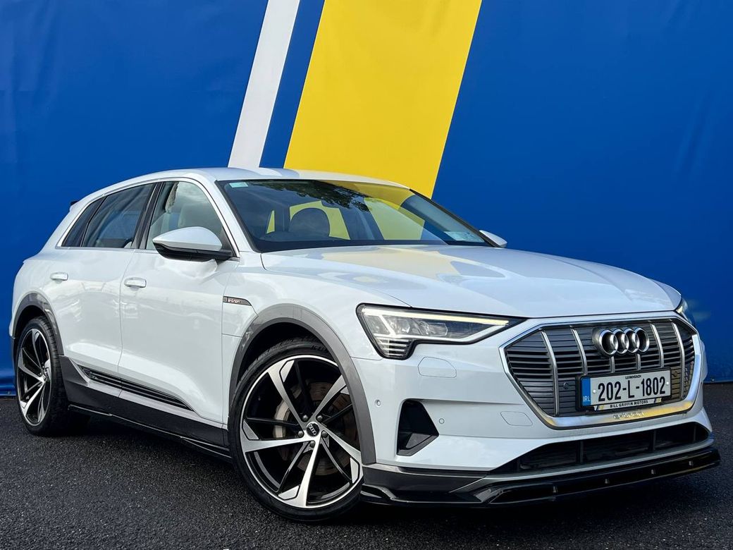 Image for 2020 Audi e-tron RS-PERFORMANCE 50 QUATTRO // LEATHER HEATED SEATS // ADAPTIVE AIR SUSPENSION // DUAL ZONE CLIMATE CONTROL // DIGITAL CLUSTER