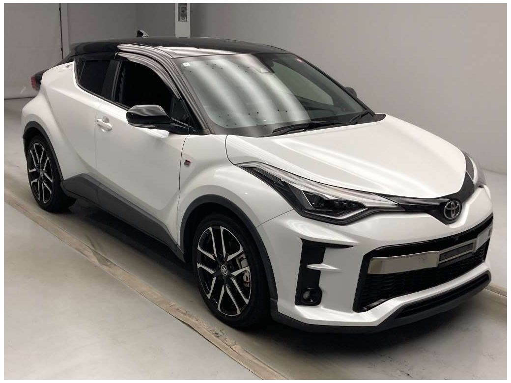 Image for 2022 Toyota C-HR GR SPORT AUTOMATIC HYBRID 1.8 PETROL //HALF LEATHER HEATED SEATS//360 PARKING CAMERAS//KEYLESS ENTRY//ADAPTIVE CRUISE CONTROL//