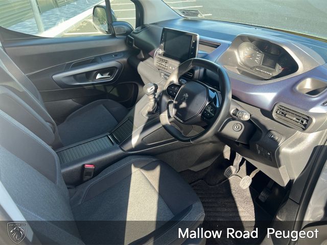 Image for 2023 Peugeot Rifter ALLURE Wheelchair Accessible