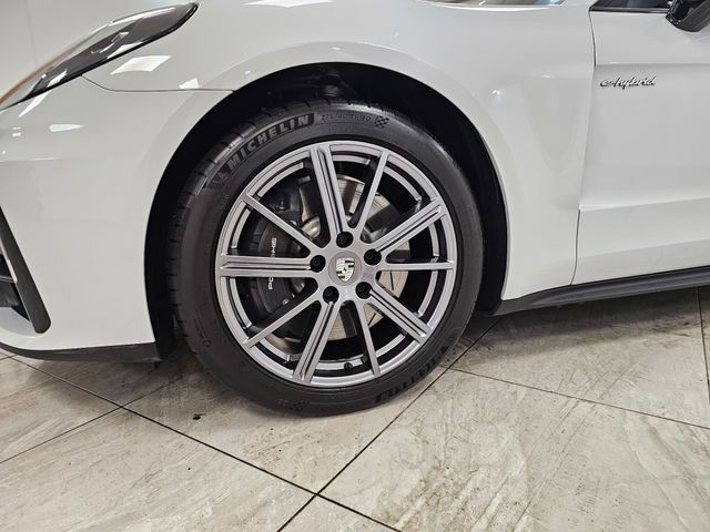 Image for 2025 Porsche Panamera FAB COLOUR !