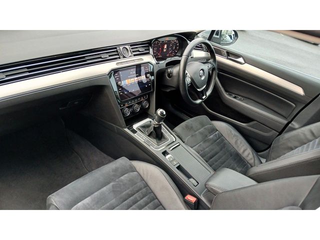 Image for 2019 Volkswagen Passat Highline 2.0 TDI 150HP **REAR VIEW CAMERA, APP CONNECT, JUST IN**