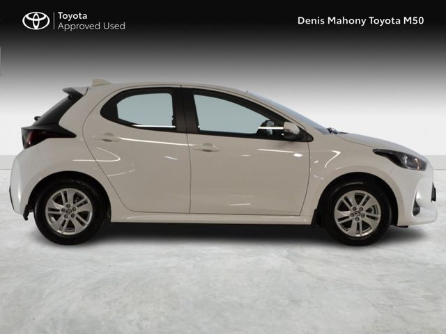 Image for 2025 Toyota Yaris Luna Sport Hybrid Auto