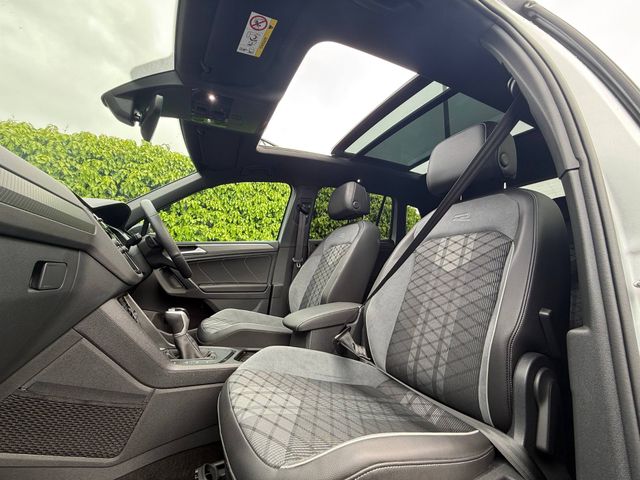 Image for 2024 Volkswagen Tiguan R-LINE BLACK EDITION 1.4 eTSI HYBRID // VERY LOW MILEAGE // OPENING PAN ROOF // APPLE CARPLAY/ANDROID AUTO 