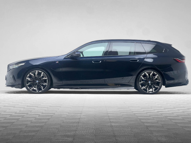 Image for 2025 BMW 5 Series 530E M SPORT