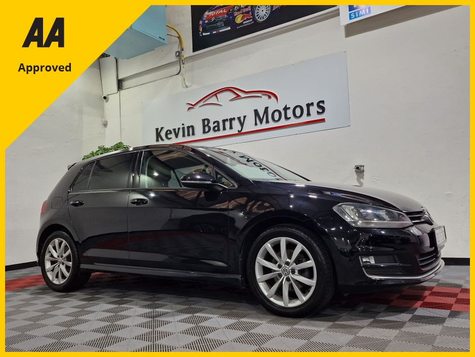 Image for 2013 Volkswagen Golf 1.4TSi HIGHLINE 138BHP AUTOMATIC DSG **TOP SPEC / 17" ALLOYS / ADAPTIVE CRUISE CONTROL / BLUETOOTH INTEGRATION / LED HEADLIGHTS / REVERSE CAMERA / REAR TINTED GLASS / REAR SPOILER**