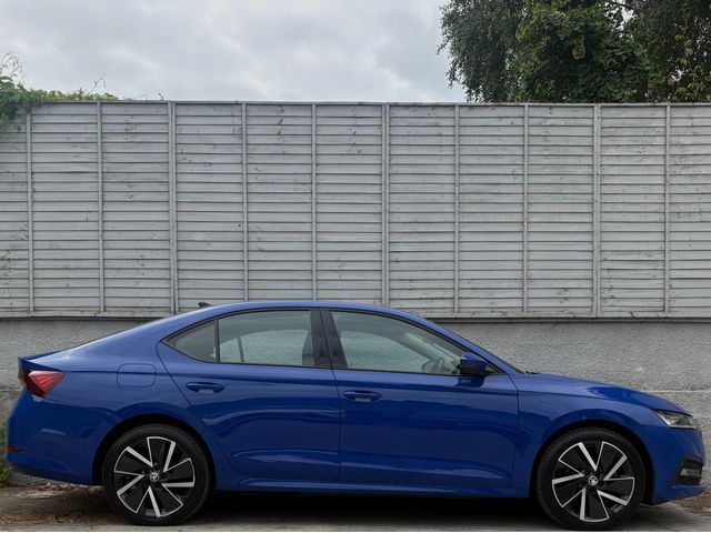 Image for 2021 Skoda Octavia PLUG-IN HYBRID HATCHBACK / SE TECHNOLOGY / DSG AUTO 1.4 TSI / ONE OWNER / FULL HISTORY / 12 MONTHS WARRANTY / *FINANCE PACKAGES AVAILABLE*