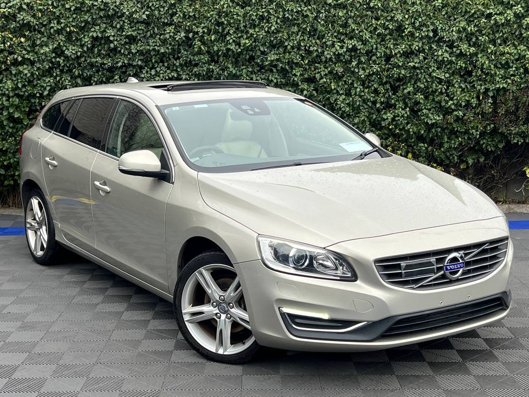 Image for 2017 Volvo V60 D4 CLASSIC 2.0 D // OPENING SUNROOF // LEATHER HEATED SEATS // BLUETOOTH MUSIC