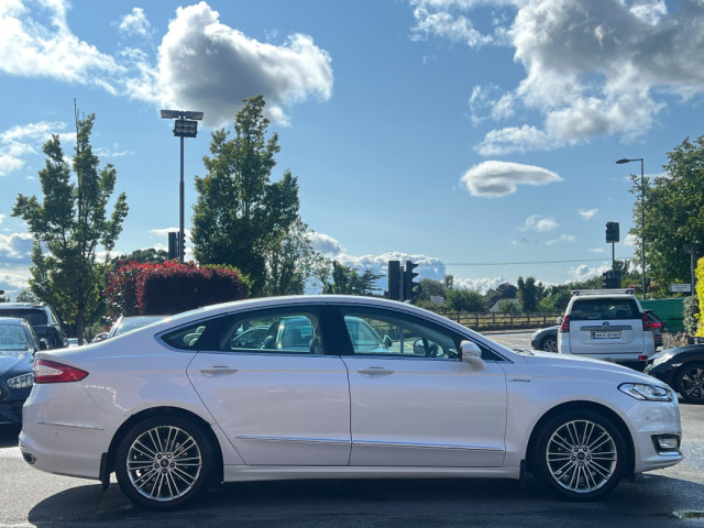 Image for 2019 Ford Mondeo 2.0 HYBRID 187PS AUTO *HUGE SPEC*