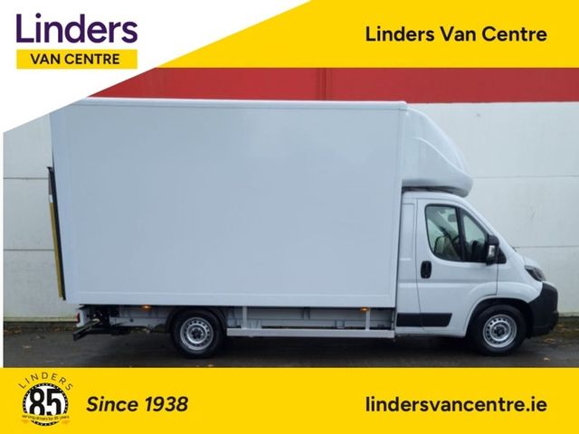 Image for 2027 Opel Movano BOX BODY WITH TAILLIFT 