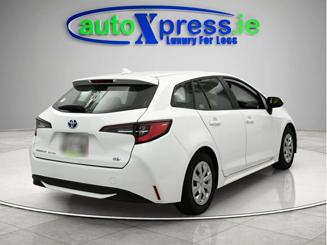 Image for 2023 Toyota Corolla 1.8 HYBRID X, Reversing camera, Automatic
