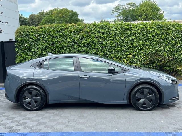 Image for 2024 Toyota Prius 1.8 HYBRID AUTO // LOW MILEAGE // HEATED SEATS // DIGITAL CLUSTER