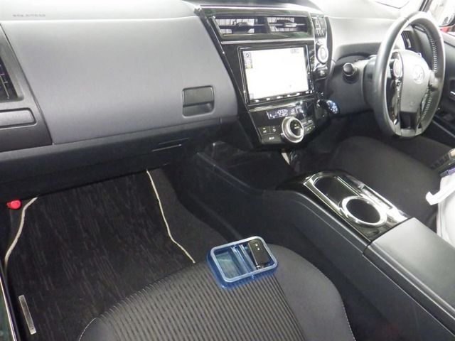 Image for 2018 Toyota Prius €19950 2018 TOYOTA PRIUS 7 SEATER AUTOMATIC 