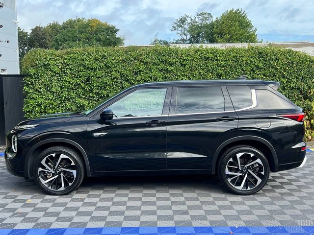 Image for 2023 Mitsubishi Outlander 7-SEATER 2.4 HYBRID AUTO ** HUGE SPEC ** // LOW MILEAGE // 360 PARKING SENSORS // LEATHER HEATED SEATS FRONT & REAR