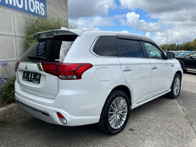 Image for 2021 Mitsubishi Outlander G 4WD PHEV AUTOMATIC 2.4 PETROL //HIGH SPEC//REVERSE CAMERA//HALF LEATHER ELECTRIC HEATED SEATS//HEATED STEERING WHEEL//ADAPTIVE CRUISE CONTROL//KEYLESS ENTRY//