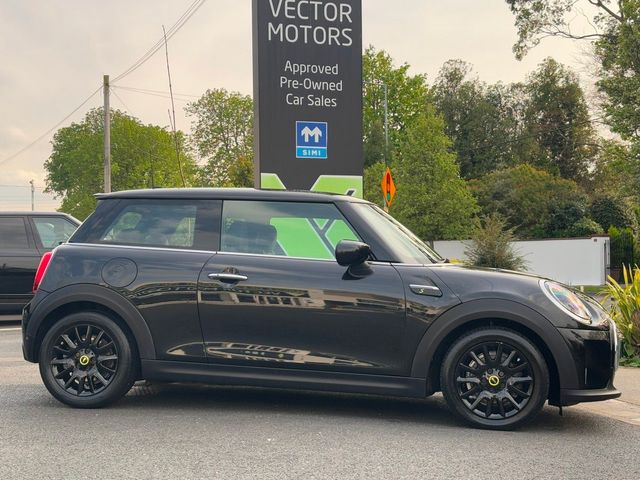 Image for 2022 Mini Cooper ELECTRIC LEVEL 2 HALF LEATHER SEATS