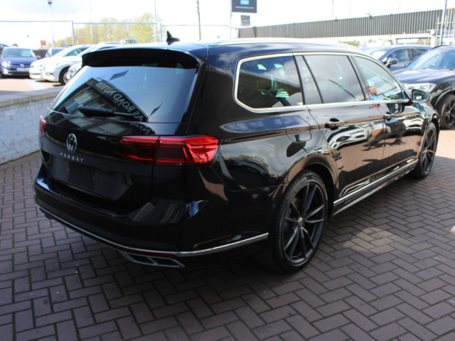 Image for 2023 Volkswagen Passat 2.0TDI 150BHP R-LINE (PAN ROOF) 5DR ESTATE AUTO // 1 OWNER WITH ONLY 77, 000 KM'S // BUY WITH CONFIDENCE AA AND SIMI APPROVED DEALER 2026 // FINANCE ARRANGED // ALL TRADE INS WELCOME // 
