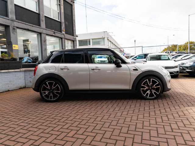 Image for 2018 Mini Cooper MINI COOPER 5DR HATCHBACK AUTOMATIC // AS NEW CONDITION // STUNNING CAR LOADED WITH EXTRAS // BUY WITH CONFIDENCE AA AND SIMI APPROVED DEALER 2025 // FINANCE ARRANGED // ALL TRADE INS WELCOME // 