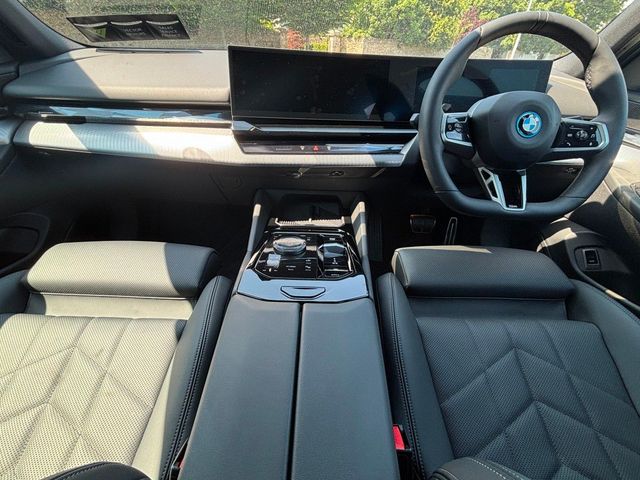 Image for 2025 BMW i5 M-SPORT PRO EDRIVE40 BROOKLYN GREY