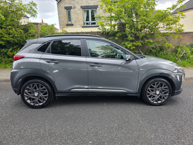 Image for 2021 Hyundai Kona Kauai Executive Hybrid 2 Tone 5DR AU