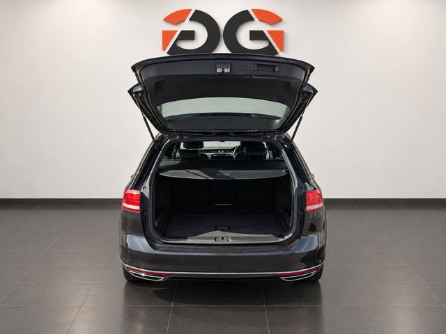 Image for 2015 Volkswagen Passat 2.0 TDI R-LINE BLUEMOTION *NEW TIMIMG BELT*