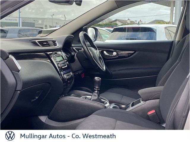 Image for 2015 Nissan Qashqai 1.5 DSL SV Safety