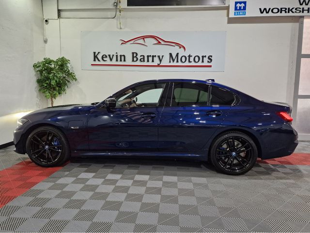 Image for 2022 BMW 3 Series 330E M SPORT PRO EDITION AUTOMATIC **ONE OWNER / 19" ALLOYS / APPLE CARPLAY / BMW M SEATBELTS / ELECTRIC FRONT SEATS WITH MEMORY / ELECTRIC BOOTLID / HEATED STEERING WHEEL / REVERSE CAMERA / SAT NAV**