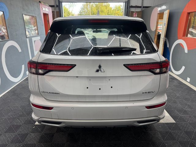 Image for 2024 Mitsubishi Outlander 2024 MITSUBISHI OUTLANDER PHEV P 4WD 2.4 AUTOMATIC 2KS KM / CRUISE CONTROL / PARKING CAMERA / ELECTRIC MEMORY & HEATED SEATS / PADDLE SHIFTERS / HEATED STEERING WHEEL / 7 SEATS OPTION AND MOR