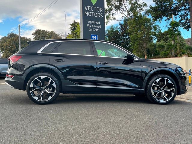 Image for 2022 Audi e-tron 50 QUATTRO 22" WHEELS