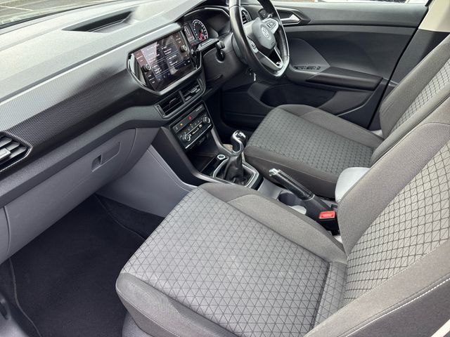 Image for 2019 Volkswagen T-Cross LIFE 1.0 TSI MANUAL 5SPEED 95BHP 5DR